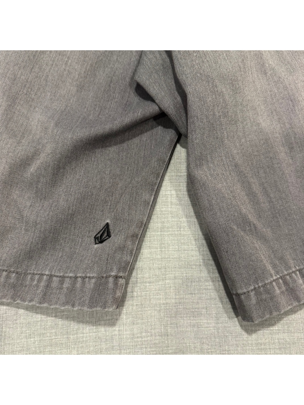 Volcom gray chino shorts - Picture 5 of 11